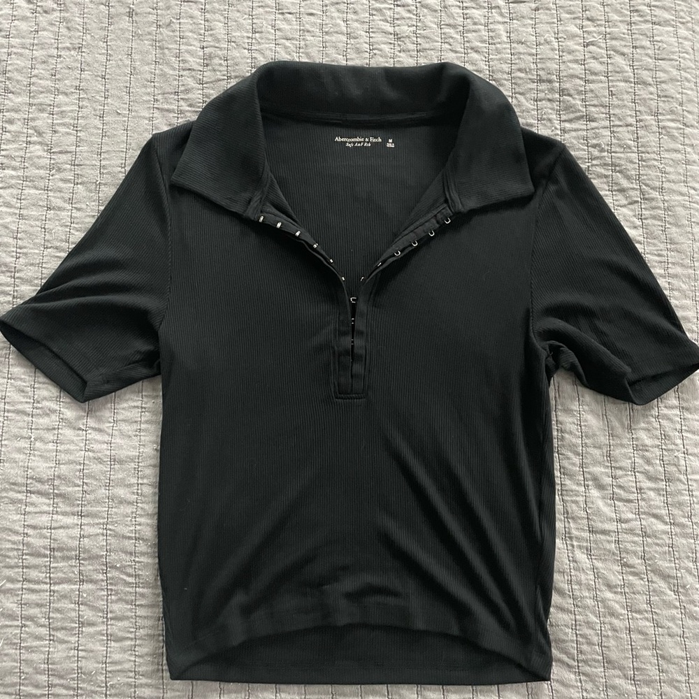 Abercrombie & Fitch Ribbed Collared Tee (Black) - M